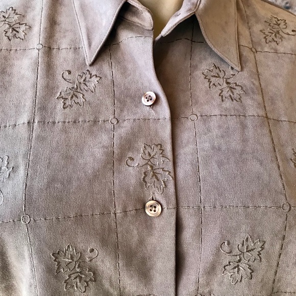 Tan embroidered design button shirt - Picture 3 of 7